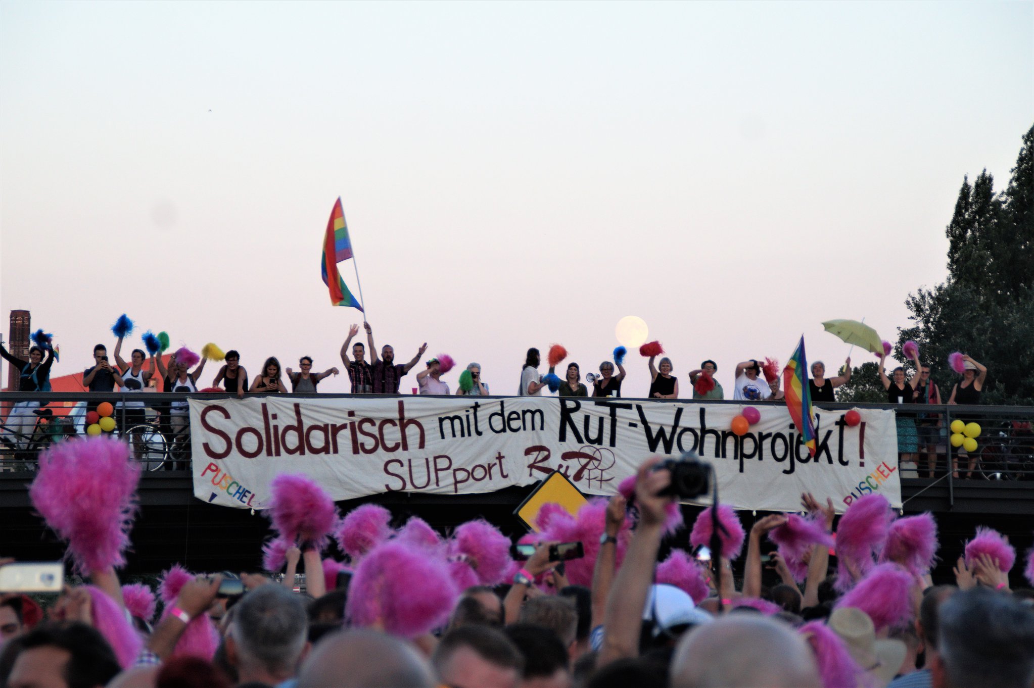 Solidarität mit dem Lesbenwohnprojekt – Let´s make it real!